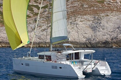 Hire Catamaran  Lagoon 400 S2 Volos