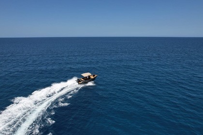 Charter Motorboat Karel F19 Sisi