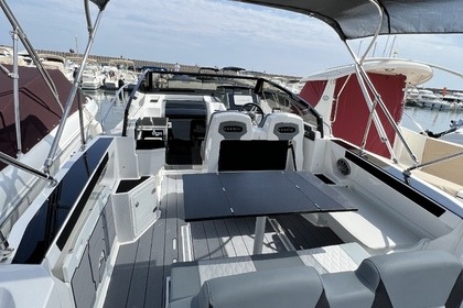 Hire Motorboat Karnic CS700S Les Issambres