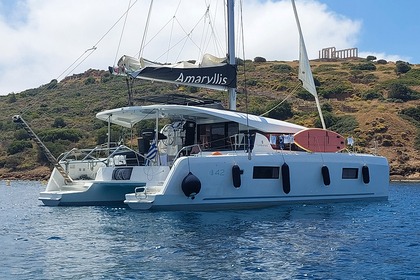 Charter Catamaran Lagoon-Bénéteau Lagoon 42 - 4 + 2 cab. Alimos