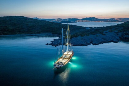 Hire Gulet MT-13  35 meters 5 cabins 2008 Bodrum