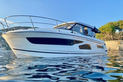 Rental Motorboat Jeanneau Merry Fisher 1095 Beaulieu-sur-Mer