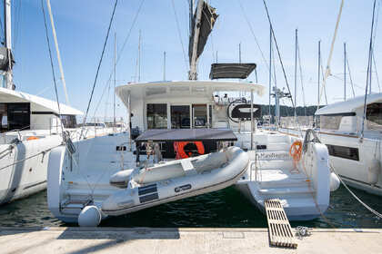 Hire Catamaran  Lagoon 40 Pomer