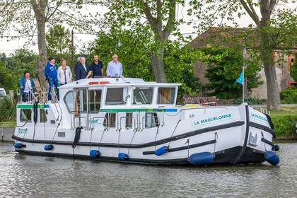 Charter Houseboat Pénichette Flying Bridge 1500 FB Saint-Léger-sur-Dheune