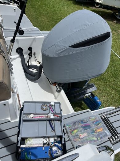 Le Robert Motorboat Jeanneau Cap Camarat 7.5 Cc alt tag text