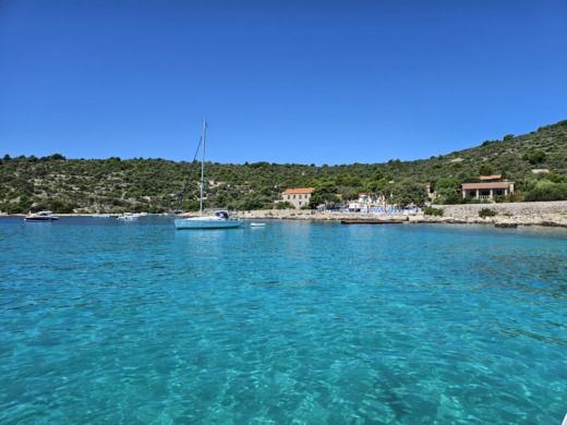 Split Motorboat Lomac Airone 40 alt tag text