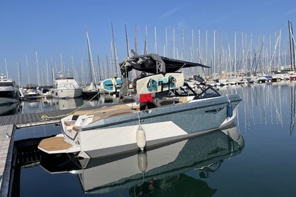 Charter Motorboat Correct Craft Super air nautique S21 Geneva