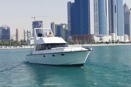 Hire Motor yacht Waseet 42 Abu Dhabi