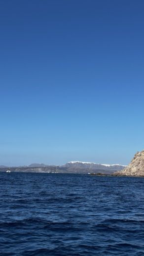 Santorin Without license SANTORINI BLACK BOAT alt tag text