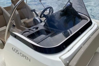 Location Bateau à moteur Quicksilver Activ 605 Sundeck Papeete