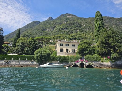 Lago de Como Motorboat Cranchi Turchese 24 alt tag text