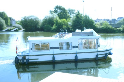 Charter Houseboat Low Cost Eau Claire 930 Fly Agde