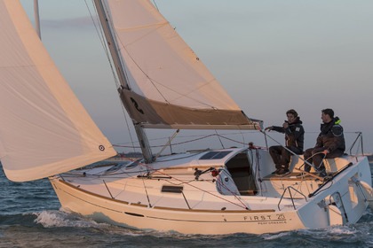 Location Voilier Beneteau first 25s Saint-Gilles-Croix-de-Vie