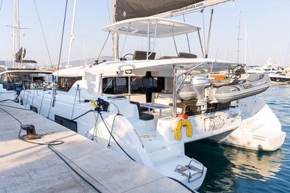 Rental Catamaran  Lagoon 46 (2022) equipped with a/c (salon + cabins Slano