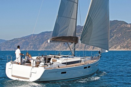 Hire Sailboat  Sun Odyssey 519 Palma de Mallorca