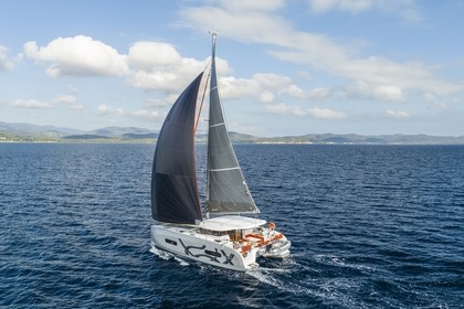 Charter Catamaran Bénéteau EXCESS 11 Toulon