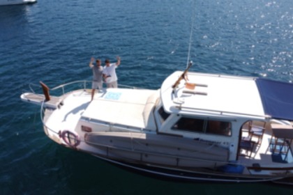 Charter Motorboat Bennasar Aucanda 45 Cadaqués