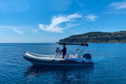 Aluguel Semi Rígido Capelli Tempest 630S Saint-Jean-Cap-Ferrat