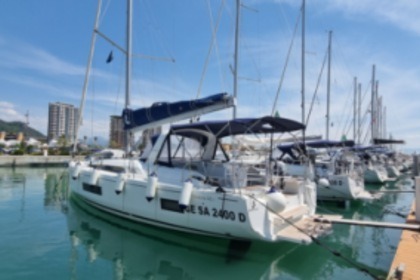 Charter Sailboat Beneteau Oceanis 46.1 Salerno