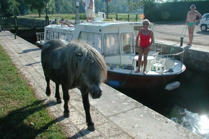 Charter Houseboat Espade 1150 Fly C Savoyeux