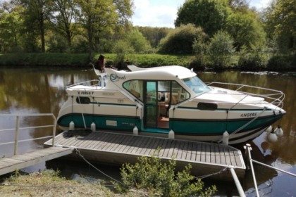 Hire Houseboat Nicols 900 dp Redon