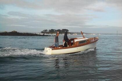 Location Bateau à moteur Beneteau Ombrine Nantes