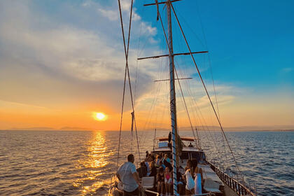 Miete Motorboot Group Getaway:Private Athens Riviera Sunset Cruise Private Sunset Cruise Piräus