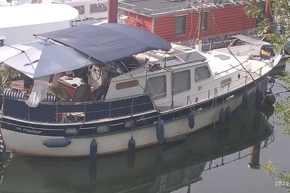 Hire Motorboat Dudge barge Kotter Paris