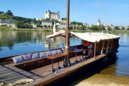 Location Bateau à moteur Jean Marc Benoît dit BIBI TOUE SABLIERE Saumur