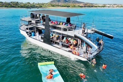 Aluguel Lancha 55' Custom Yacht Waterslides Puerto Vallarta