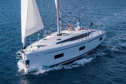 Rental Sailboat  Bavaria C42 Pula