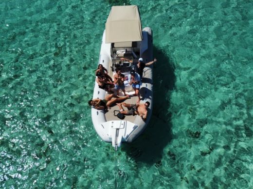 Arrondissement Le Marin RIB Capelli Tempest 775 alt tag text