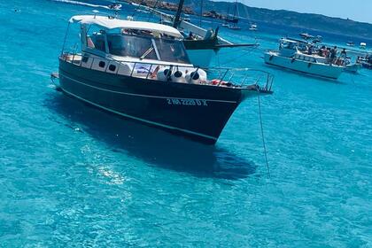 Charter Motorboat Fratelli Aprea 36 La Maddalena