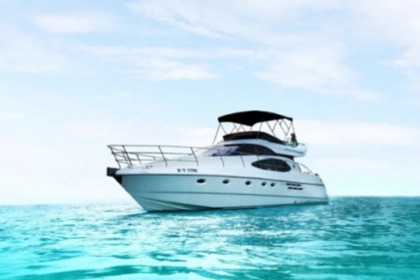 Rental Motorboat Azimut 52ft Dubai