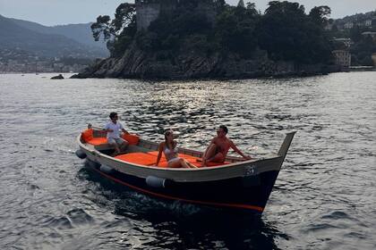 Charter Motorboat Viacava Gozzo Ligure Rapallo