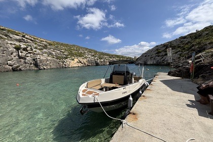 Hyra båt Motorbåt Nireus 620cl Malta