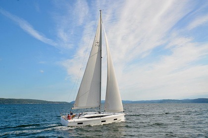 Charter Sailboat Bavaria Yachtbau Bavaria C42 Elba