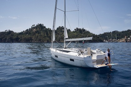 Rental Sailboat  Bavaria C50 San Vincenzo