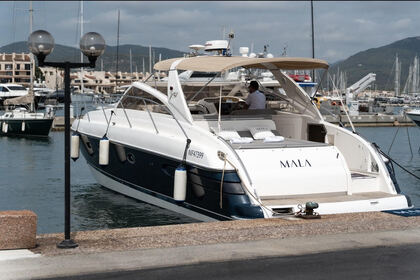 Charter Motorboat Princess V42 Saint-Tropez