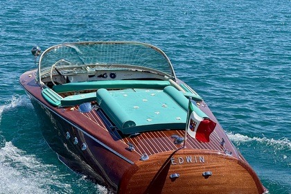 Hire Motorboat Riva Ariston Lazise