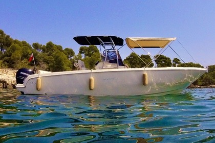 Charter Motorboat Invictus 270 fx Cannes