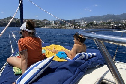 Hire Sailing yacht Jeanneau Sun Fizz Funchal