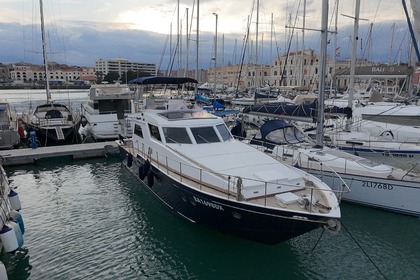 Noleggio Barca a motore Canados 45 fly Siracusa