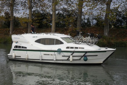 Rental Houseboats Classic Haines Rive 34 Agde