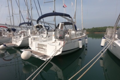 Rental Sailboat BENETEAU OCEANIS 35.1 Medulin