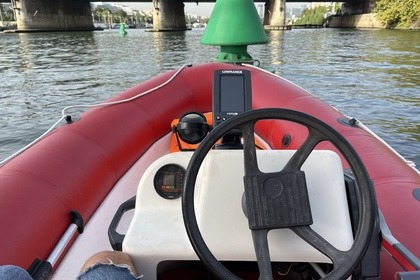 Location Bateau à moteur Bombard  semi rigide 4m20 avec moteur de 40cv semi rigide 4m20 avec moteur de 40cv Conflans-Sainte-Honorine