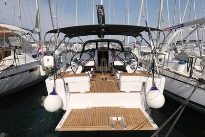 Rental Sailboat  Elan E4 Biograd na Moru