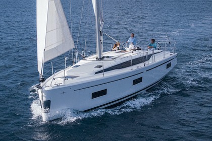 Charter Sailboat  Bavaria C42 Zadar