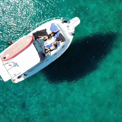 Motorboat Michanokinito Skafos 