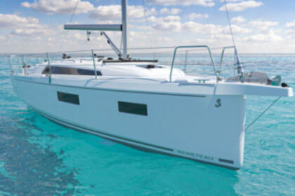 Hire Sailboat Beneteau Oceanis 34.1 Cugnana Verde